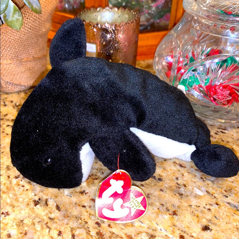 Ty Original Beanie Baby “Waves” the Killer Whale